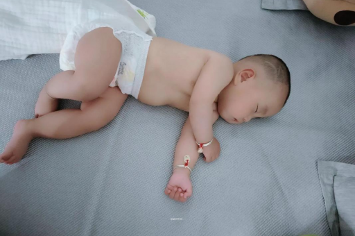 博白孕妇肚子一跳一跳